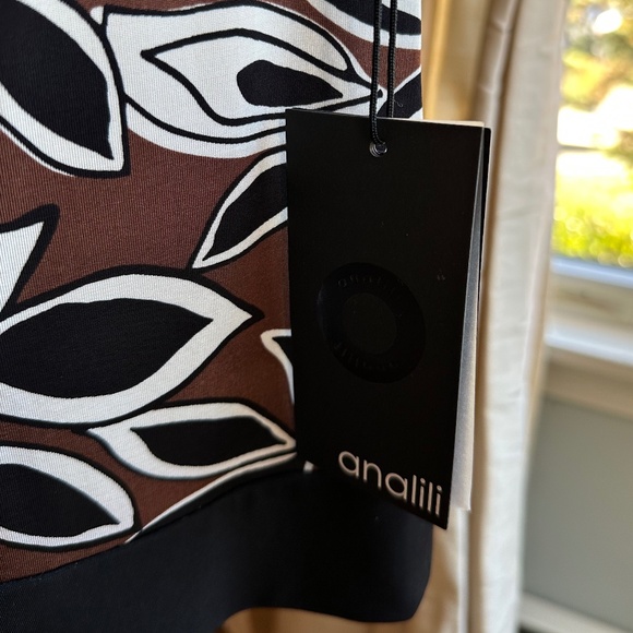 Analili V-neck Abstract Print Jersey Dress - Picture 5 of 6